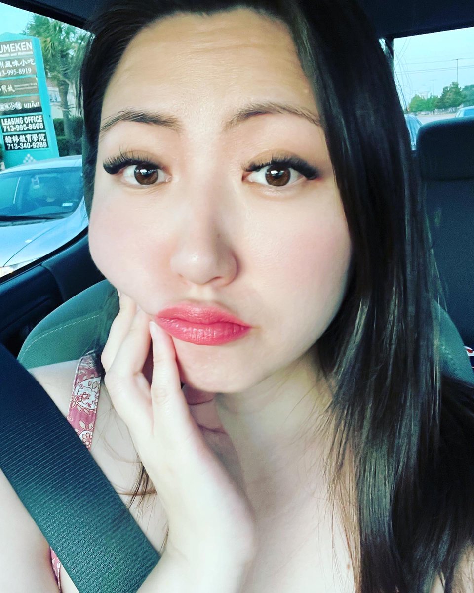 MichelleKHOU's tweet photo. Ouch!! Just got stung by a bee 🐝 for the first time ever… and it hurts like crazy! 
Fortunately, doesn’t seem like I’m allergic… I’ve got ice 🧊 on it so it’s helping… but any other remedies you might recommend?? 
.
.
.
.
@KHOU #beesting #ouch #theresafirsttimeforeverything https://t.co/jbG1gMLbIA