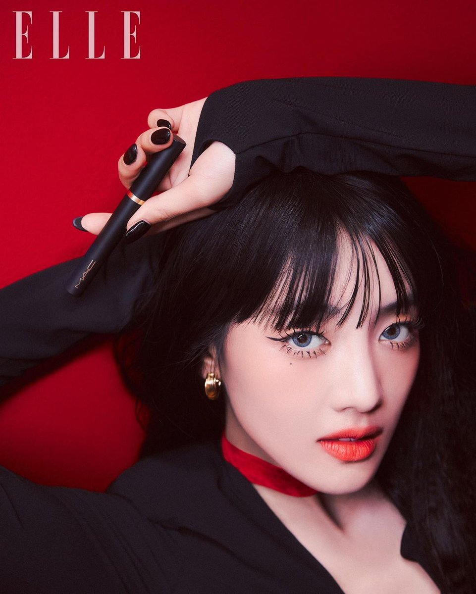 kimmoonniie's tweet photo. The lipstick, which coloured #MACfangirl Minnie's lips, is the #POWDERKISSVELVETBLURSLIMSTICK💋💄 that officially releases TO. DAY. A slimmer and more intense version of MAC's best-seller #POWDERKISS lipstick, its extreme #hydrating velvety texture is its [key] feature!

[+] https://t.co/kDmuA2r9lZ