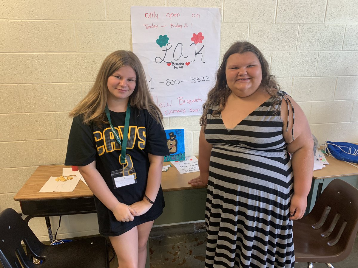 PCSDsummer's tweet image. Middle school students presenting the businesses they came up with after learning about entrepreneurship!! Thank you to our partner, @JA_CLE for providing materials for our enrichment courses again this year. #PCSDSALE ⛵️⛵️