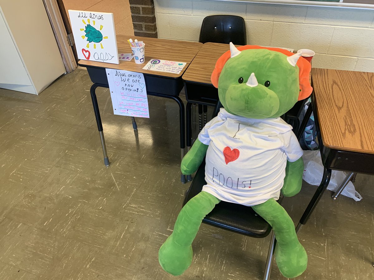 PCSDsummer's tweet image. Middle school students presenting the businesses they came up with after learning about entrepreneurship!! Thank you to our partner, @JA_CLE for providing materials for our enrichment courses again this year. #PCSDSALE ⛵️⛵️