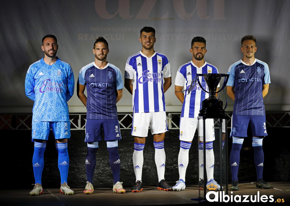 Albiazules's tweet photo. Imágenes de la presentación de las nuevas equipaciones del @recreoficial. #Recre #Recreativo #SomosAlbiazules https://t.co/kplNMMOT2w
