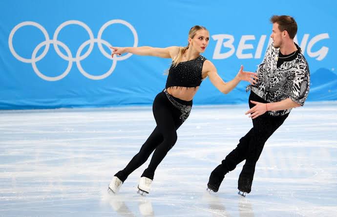_YALEUNIVERSITY's tweet photo. Patinação no gelo https://t.co/uWevnvTkQq