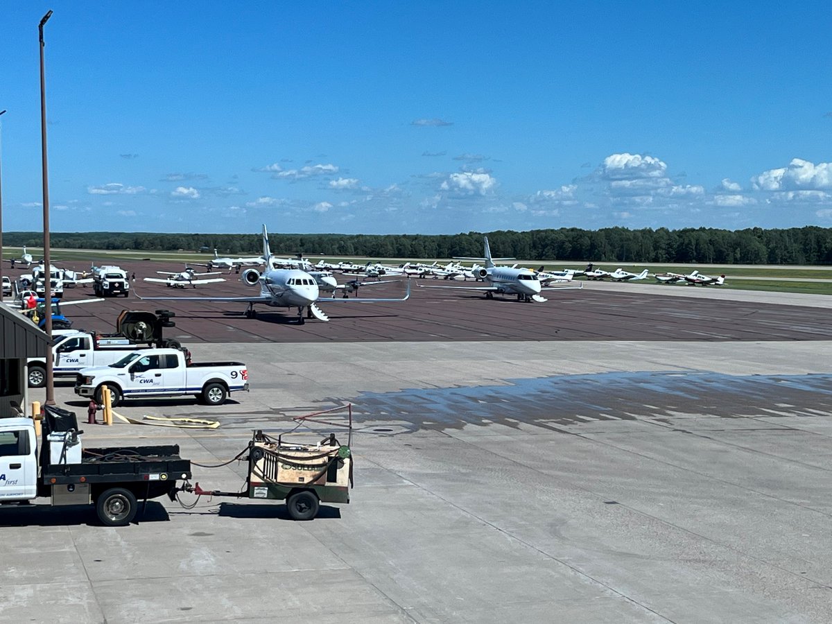 Fly_CWA's tweet image. The Cherokees to Oshkosh have returned to CWA for another year and will be practicing their formation flying today and tomorrow.  About 50 Cherokees will be seen flying around the area before heading to the EAA in Oshkosh on Saturday.  Good luck Cherokees!!