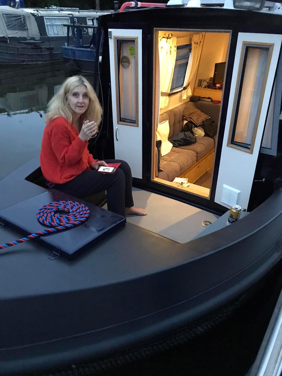 comedyloulou's tweet image. Thursday night. Big hair 😊⚓️😊
#weekendboaters #weekendboating #weekendvibes #boatingcomedyloulou #narrowboatlife #pyrfordmarina #timetochill #narrowboatlife #narrowboat #narrowboatadventures #cheerstotheweekend #boatinglife #boatingfun #boatingadventure ⚓️😊⚓️