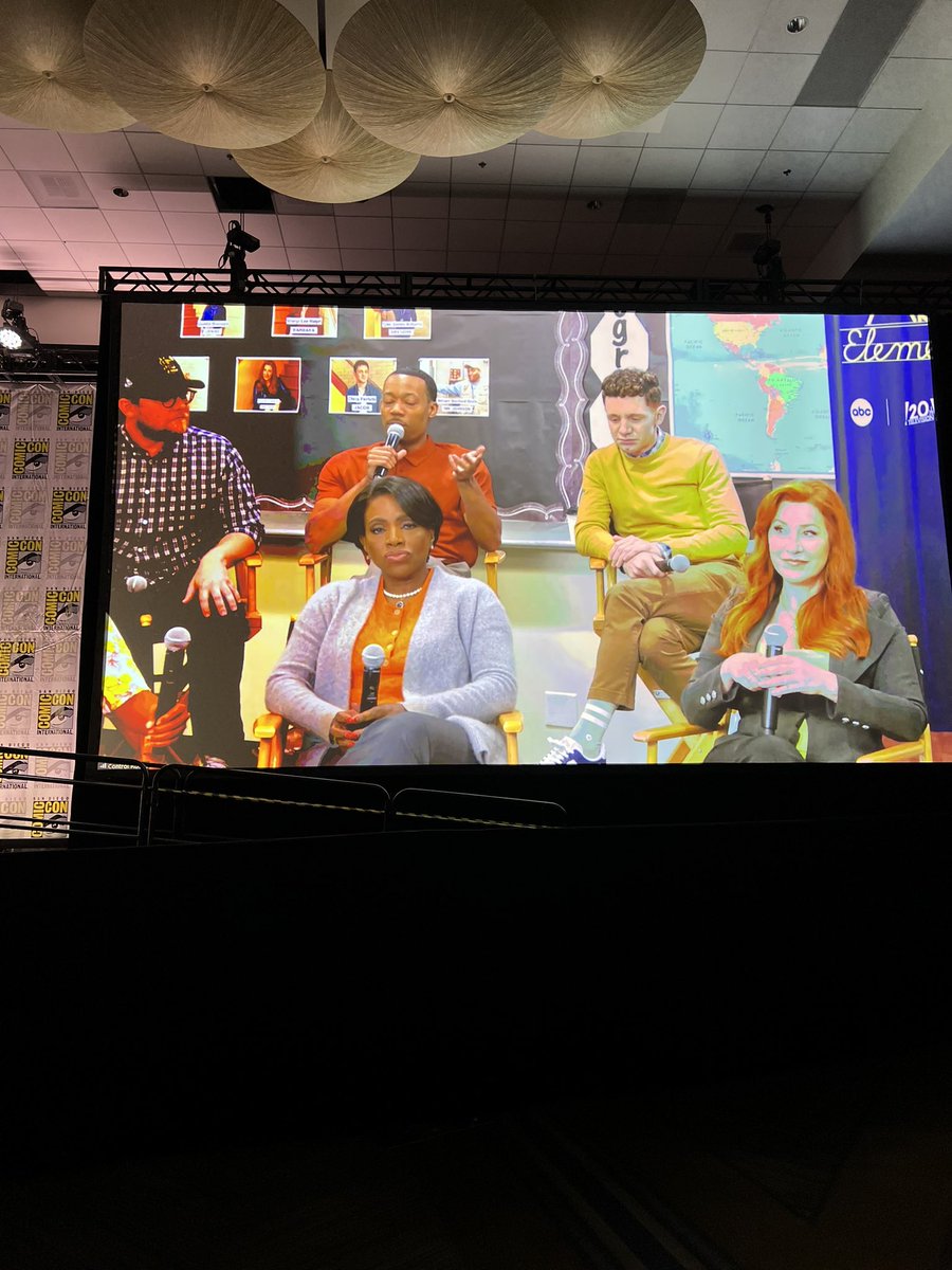 AbbottElemABC's tweet photo. Bless these writers! โIt sounds like weโre improvising because itโs so funny, but itโs really just written that funny.โ @janellejcomedy @quintabrunson #AbbottElementary #SDCC #ABCxSDCC https://t.co/UqIRVmoo9Q