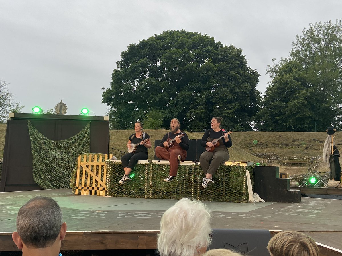 kellysgriffiths's tweet image. Finally got to see the fabulous @ThePantaloons Wind in the Willows cast LIVE! 🥳🐸 🐀 🦡🥳 Such a beautiful and fun adaptation. Well done team! Poop poop!!!