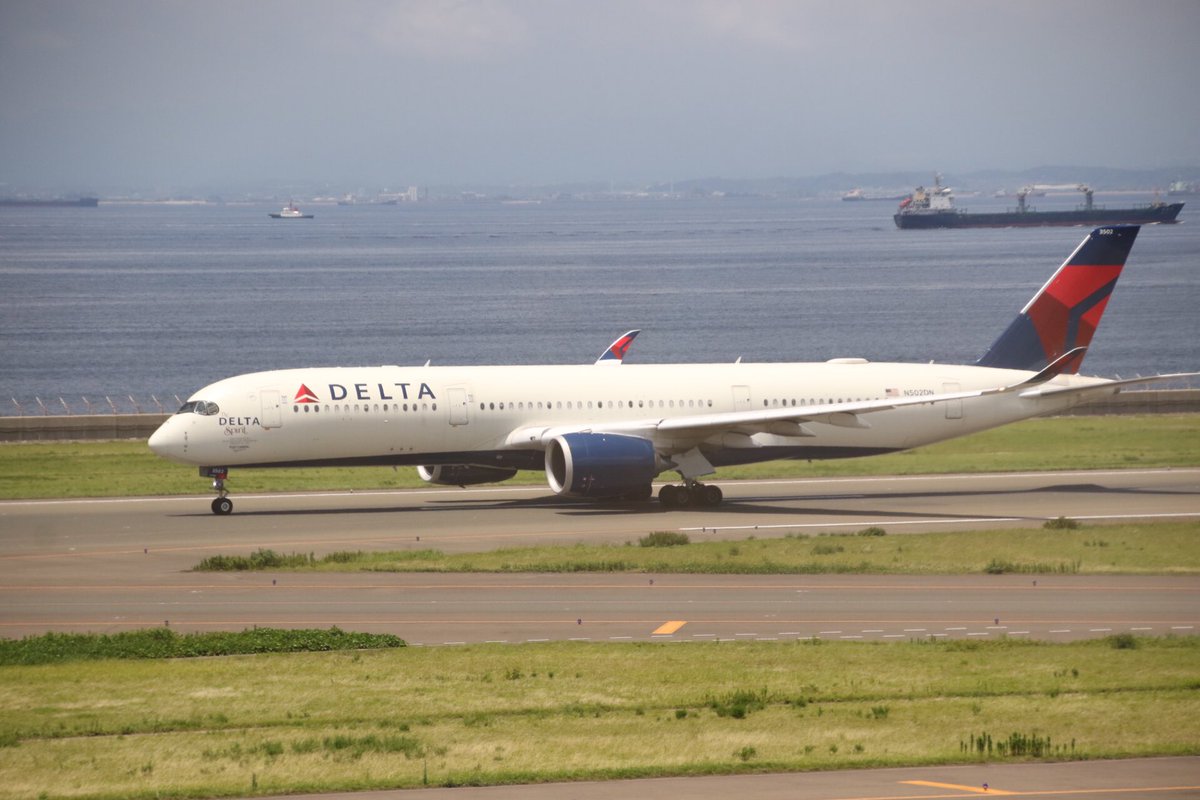 fly_os787's tweet photo. 2022.07.17
Delta Airlines
A350-900 N502DN
#TheDeltaSpirit 塗装機
やっとN502DNを順光で撮れた!
セントレアで雨,夜と撮れたから文句なし。
#Delta #デルタ航空 #A350 #N502DN #セントレア #セントレア写真部 https://t.co/T7Ffno7aJy