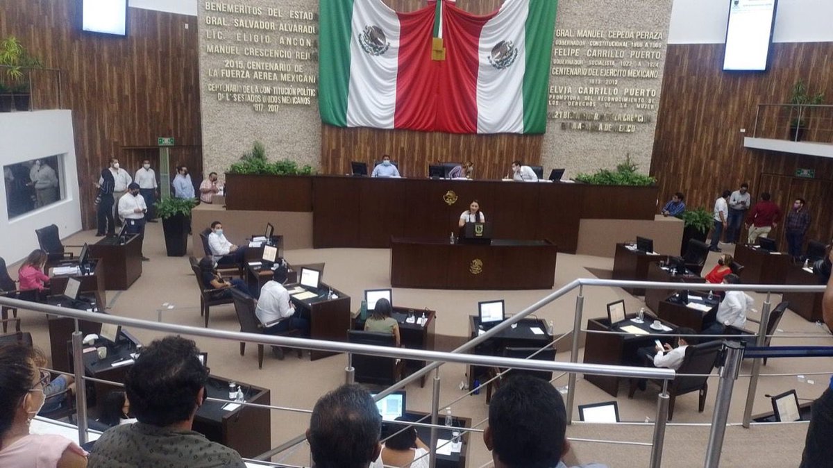 antonio_rsa1's tweet photo. APROBARON EN @CongresoYucatan NUEVA LEY DEL @ISSTEY QUE SE PROPONE PROTEGER PENSIONES DE TRABAJADORES ESTATALES   
* Voto mayoritario de panistas
* Prometen no afectar finanzas estatales; Morena y PRI ratificaron su oposición al dictamen @GobYucatan  @Jervis_GarciaV @PJYucatan https://t.co/6Cit21rsD8
