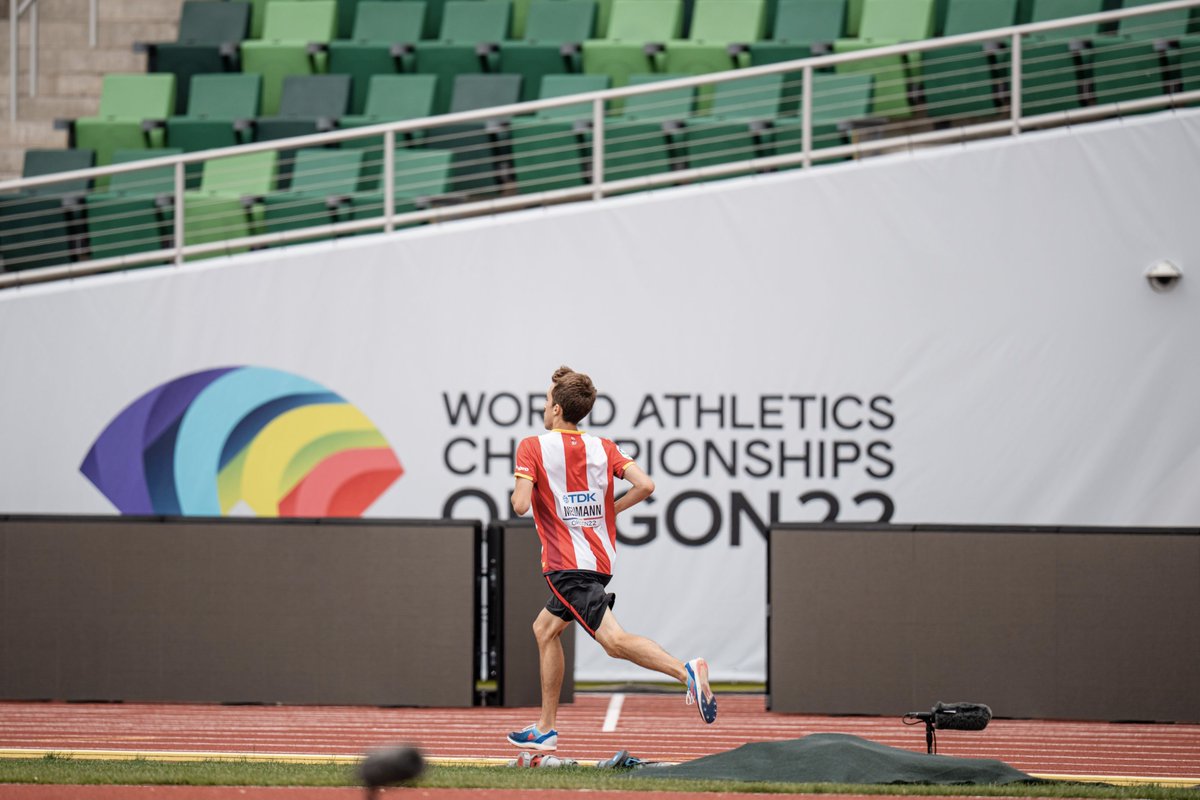 Resultados de la Media Race de #WorldAthleticsChamps 

● <a href="/palomamonris/">Paloma Monreal</a>: 3:15.07

● <a href="/n_barranco/">Nacho Barranco</a>: 2:06.09
● <a href="/molmeda94/">Miguel Olmeda Gómez</a>: 2:08.52
● <a href="/Alvaro1984/">Álvaro Sánchez</a>: 2:19.11
● <a href="/smateoma/">Sergio Mateo</a>: 2:23.24
● <a href="/javisanchez/">Javier Sánchez</a>: 2:28.45
● <a href="/Meumann/">Daniel Meumann</a>: 2:28.49
● <a href="/xgonzalvezamat/">Xavi Gonzàlvez-Amat</a>: 2:37.06

#CORREDOR\