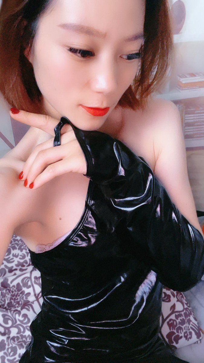 zutianxia's tweet photo. @wangmistress #女s #调教 #原味 #深圳女王 #杭州女s #男m #男奴 #女m #女奴 #舔脚 #舔鞋 #踩踏 #女奴 #女m #原味内内 #原味袜袜 #原味运动鞋 #原味订制 #订制黄金 #黄金奴 #吃屎 #圣水 #吃屎喝尿 #人体便器 #马桶奴 https://t.co/L6ePTWcn6P