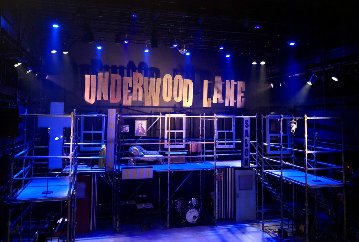 JanPatience's tweet photo. Went to see John Byrne’s Underwood Lane @TronTheatre in Glasgow tonight. Like being at a beautifully-dressed, funny and strangely uplifting gig. What a talented bunch of actors - tight as a drum as an ensemble. On the way home I ‘spotted’ the great man outside #CluthaBar. https://t.co/f6tNhsherB