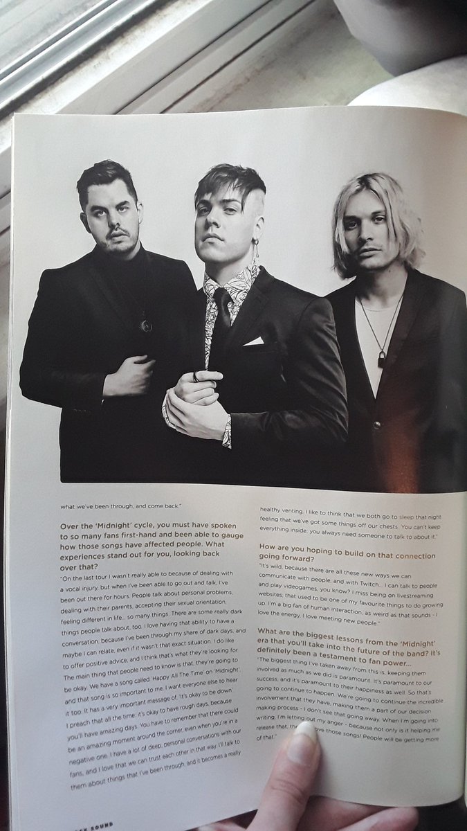 here's all the pictures of sio from the rocksound awards magazine 🙏🙏 we need more photoshoots of sio in suits tbh