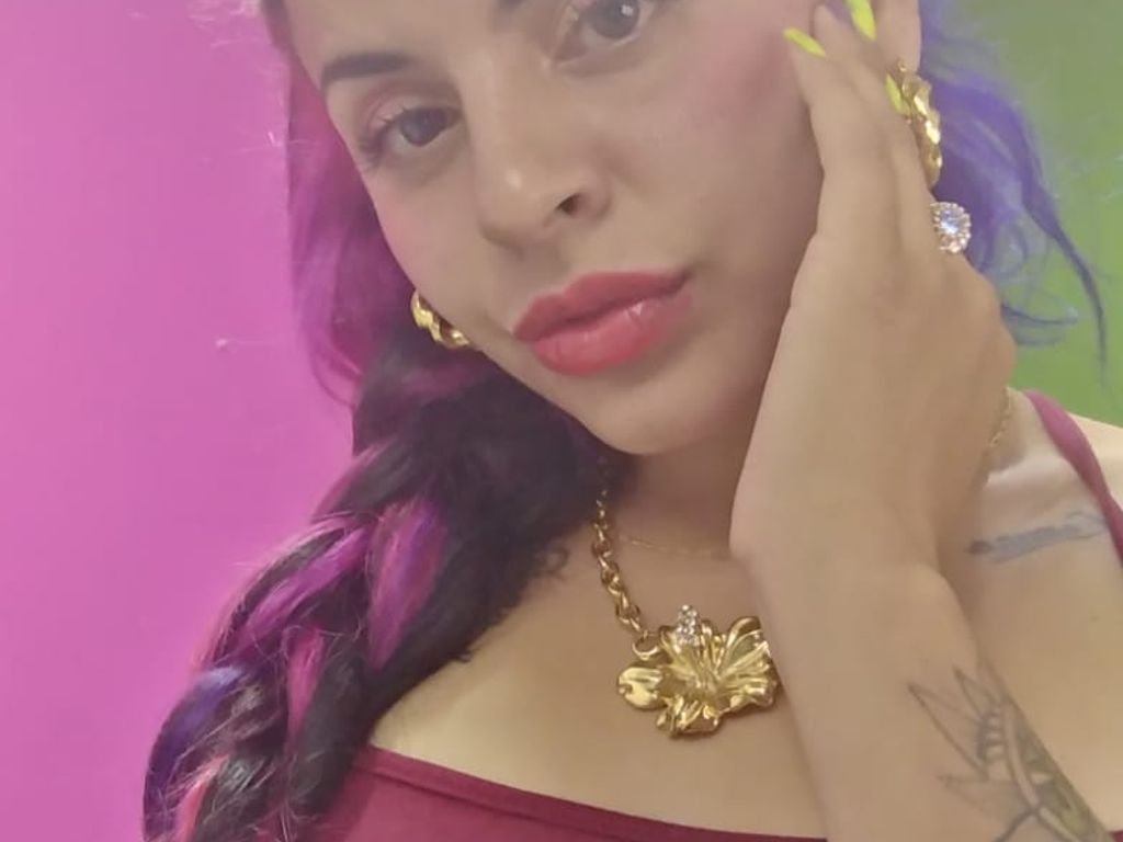 Izzy Pinkd tweet media