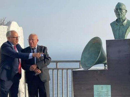 PC_LAGOMERA's tweet photo. Esta tarde hemos participado en el homenaje dado por parte del @CabildoLaGomera a #SitoSimancas, primer Presidente de nuestra Asociación.
Una persona que ha estado toda su vida al servicio de otras personas, de manera altruista y desinteresada. https://t.co/eILL2hXdoD