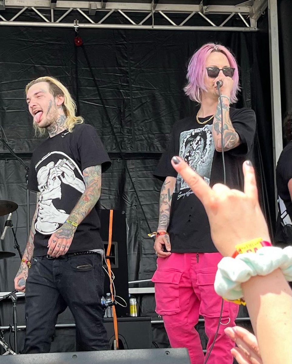 Dropping a song at 12:00 AM EST w/ <a href="/Zakk_Cash/">Snœ Cash</a> in association w/ <a href="/GKEOfficial/">Ghost Killer Entertainment</a>