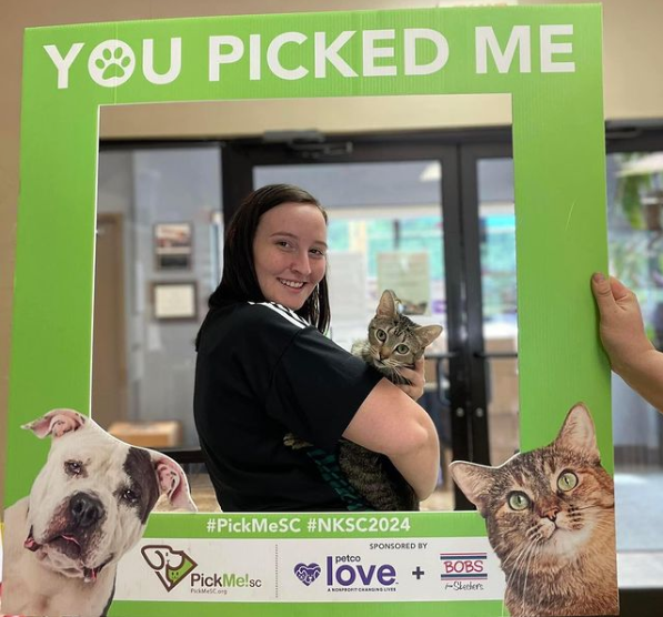 petcolove's tweet photo. Congrats to all the families that became pet families during @NoKillSC's #PickMeSC adoption events! During this collective effort, more than 2,300 cats + dogs found loving homes across the state! Now can we get a ๐ for all the animal welfare partners who made it all possible?! https://t.co/q1aXQD29QX