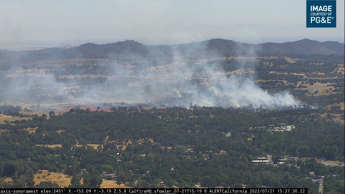 CAFireScanner's tweet image. #SlateFire (#Jamestown, Tuolumne Co) - IC reporting the fire is now 50 acres. Evac advisories expanded to Karlee Ln, Bell Mooney Rd &amp;amp; Jacksonville Rd. Making good progress on the left flank per Air Attack.