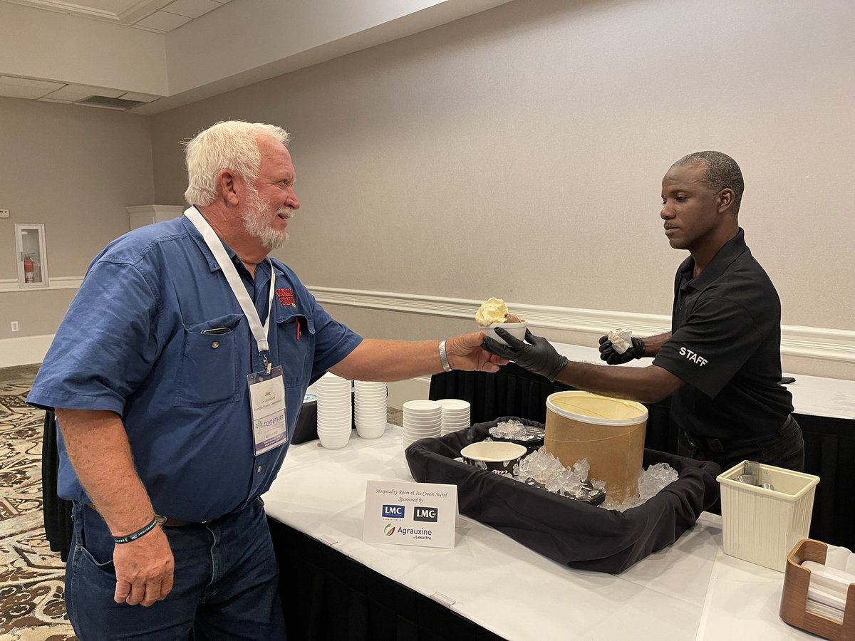 gapeanuts's tweet photo. Everyone is having fun at the #2022SPGC ice cream social. Thanks to LMC, LMC Ag and Agrauxine for sponsoring this event. https://t.co/54UTJcujnC