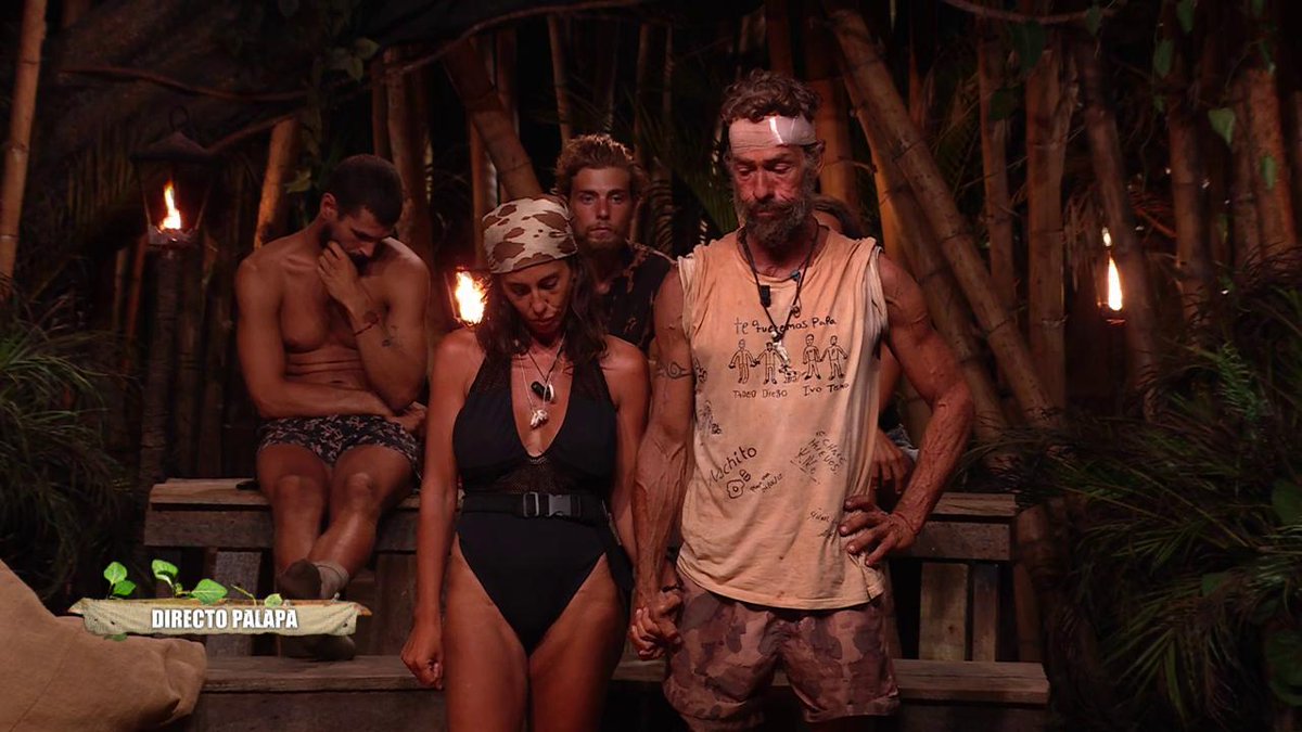 Supervivientes's tweet photo. Nacho Palau es el concursante salvado y por lo tanto, continúa su lucha por ser el ganador de #Supervivientes2022

🌴 #SVGala14
🔵 https://t.co/V5wF7luUOQ https://t.co/xNFfgHIcCm