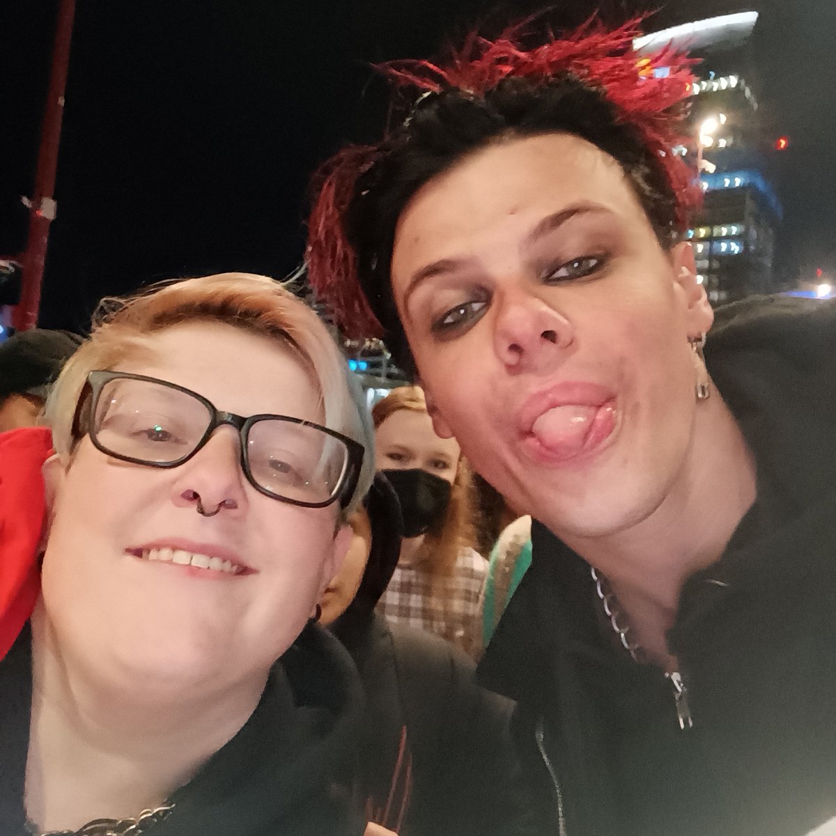 TylerOakly's tweet photo. Thank you for everything @yungblud still can't get over the fact I got to meet you. https://t.co/qNJd7bfFz8
