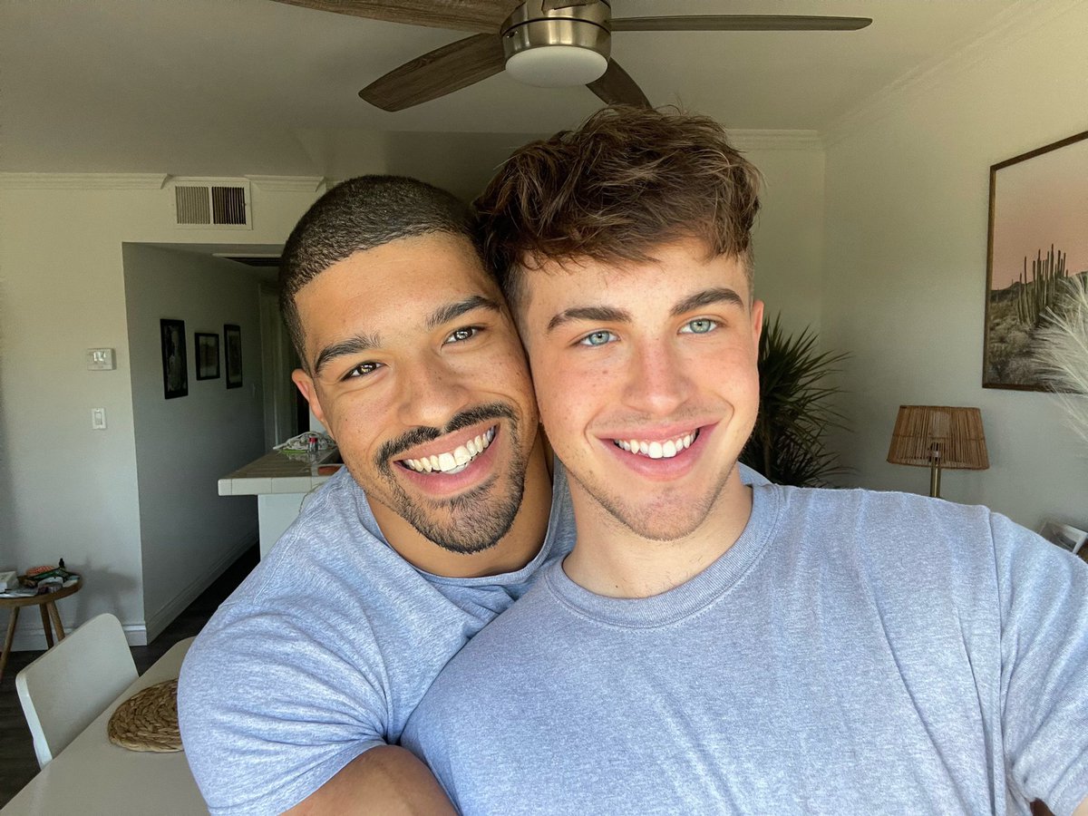 Bowens_Official's tweet image. I had a choice of staying on the road or flying across the country to come home for a half day before leaving for a week. I flew home…it was worth it ❤️@michaelpavano