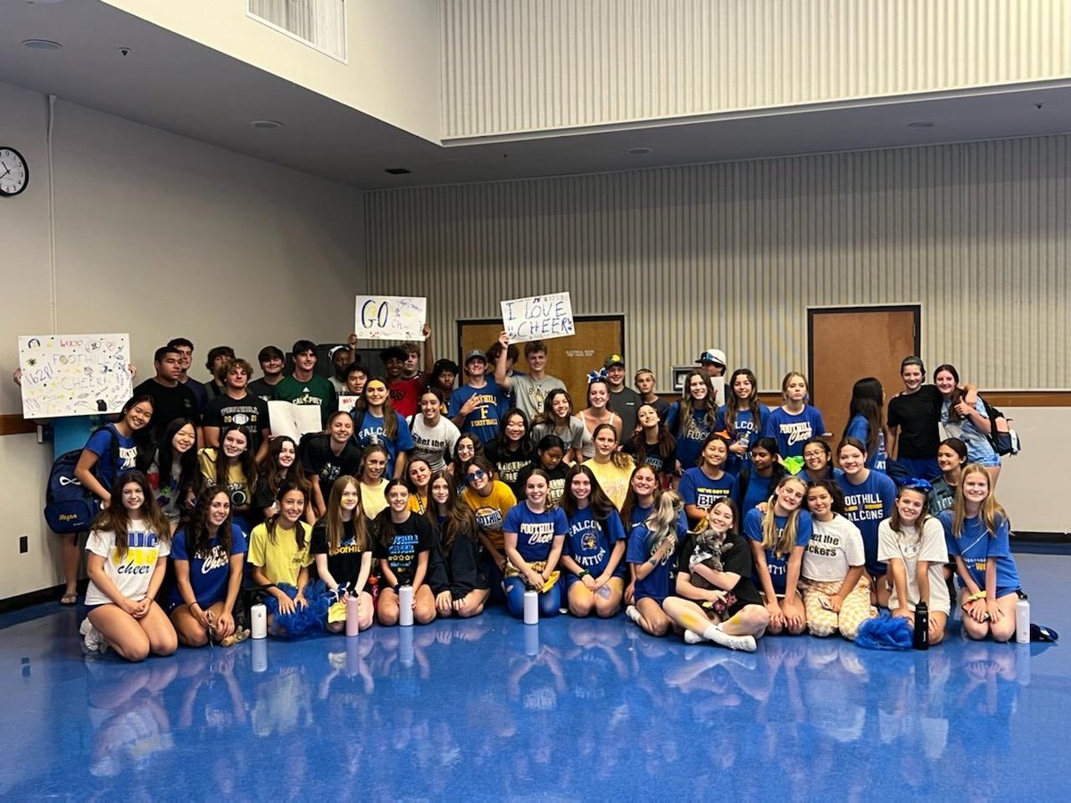 Great to see our Football Boys supporting cheer. Fhs cheer is an incredibly hard working team and has a tremendous history of success. 
#BAMandBATTLE ⁦<a href="/westcoastpreps_/">West Coast Preps</a>⁩ ⁦<a href="/FHS_MrBull/">Sebastian Bull</a>⁩ ⁦<a href="/fhsfalconath/">FHS Falcon Athletics</a>⁩