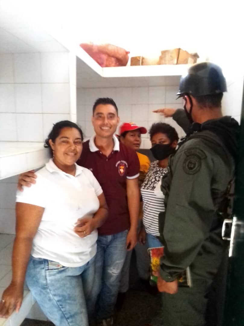CNAEGARCIADEHEV's tweet photo. Cierre de despensa: Luís Evangelista Rincón, U.E. García de Hevia CEIB Las Delicias #LaGMVVLlegoAVillaZamora @NicolasMaduro @FreddyBernal @Berzabethg1 @clifmgarciahevi @CnaeTachira @GMAS_TC03 https://t.co/76AHUPp11x