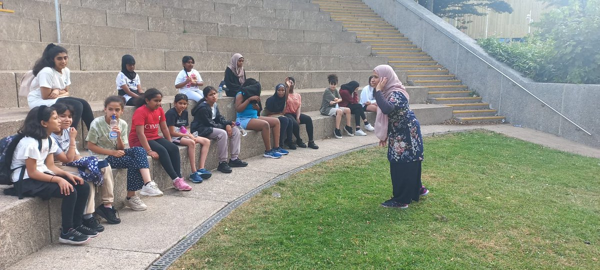 bmesportswansea's tweet photo. Another busy Netball session
With a wellbeing  talk after
#sports #Education  
@eystwales @sportwales @Sport_CCS  @FreedomSwansea 

#EYST22 #SummerOfEystSports https://t.co/lIvTsRaHA9