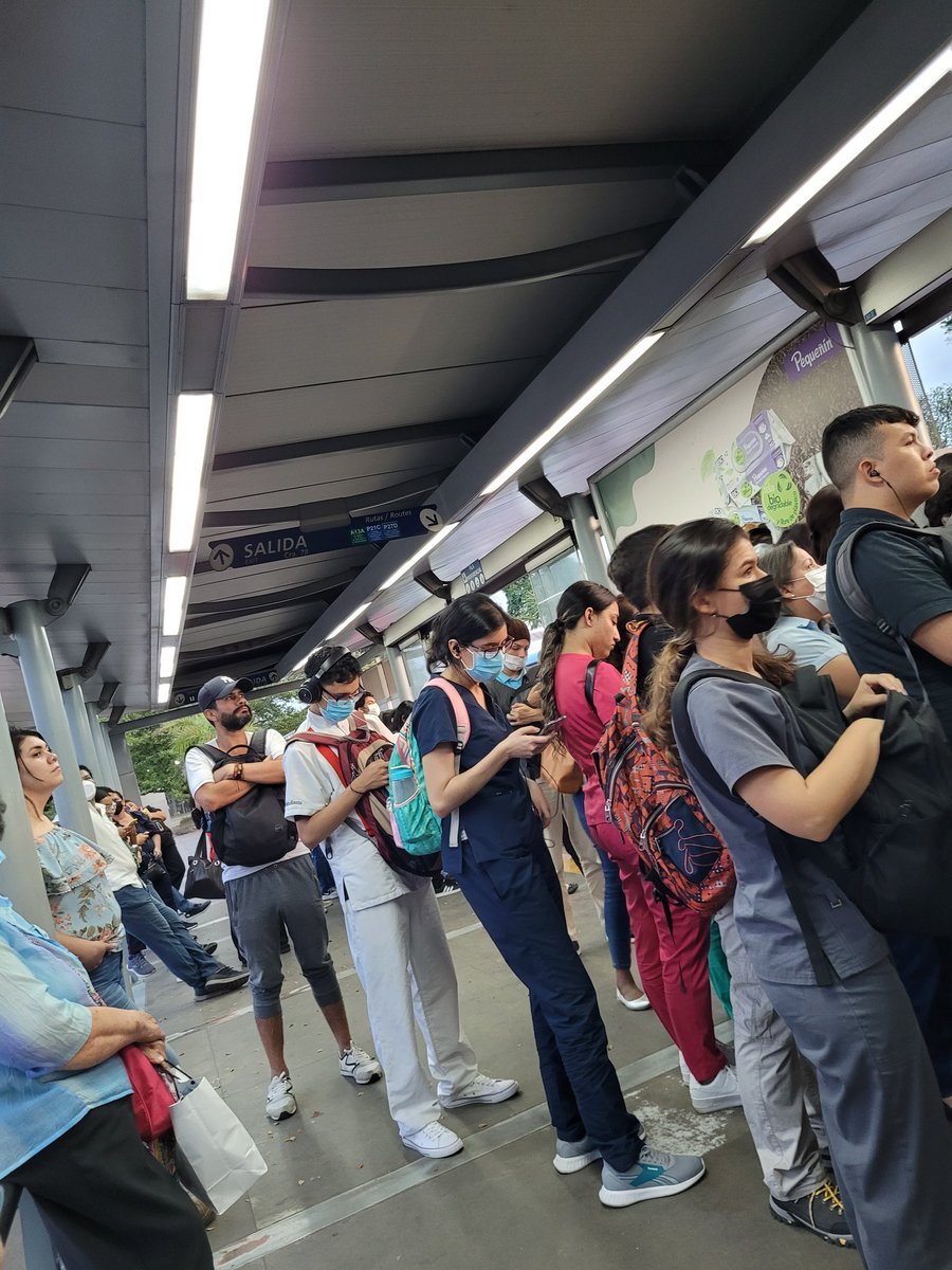 galolean's tweet photo. @METROCALI ¿Pasa algo con la ruta A13A? Todos los días toca esperar entre 30 y 45 min por un bus. ¡Ya llevamos 60min hoy! https://t.co/EM8DY1fcVx