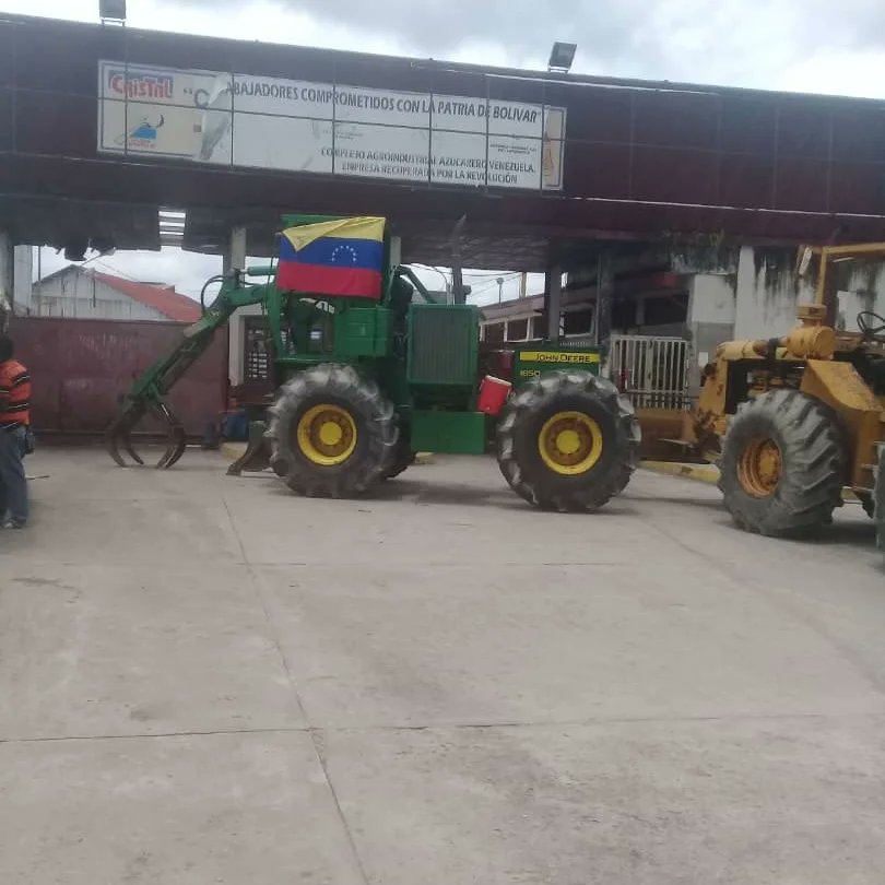 CVA_AZUCAR's tweet photo. En la CVA Azúcar decimos: No a la  violencia  porque estamos a favor del trabajo en conjunto que nos permitan avanzar en los preparativos para la ejecución de la próxima zafra  del Complejo Agroindustrial Azucarero Venezuela, ubicado en El Batey municipio Sucre del estado Zulia. https://t.co/gjRA8GIIIR