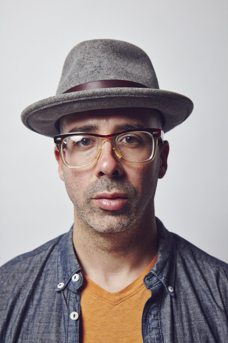 meta_crate's tweet image. Introducing @sambarsh 🎉🎉 Sam has been nominated MULTIPLE times in the GRAMMYs for his work with Kanye West, Anderson .Paak and Kendrick Lamar. Sam is an outstanding producer, writer and musician who will be releasing an exclusive jazz project with MetaCrate 💿🚀