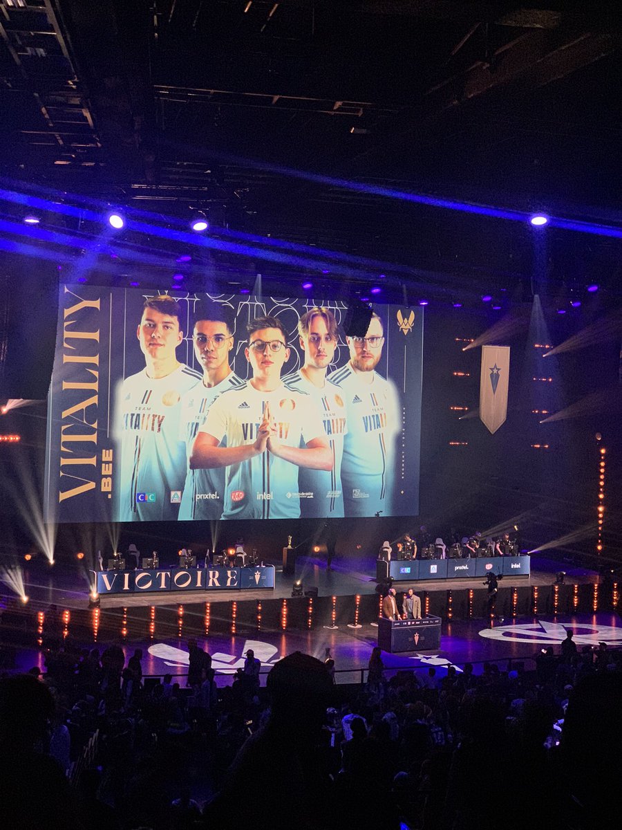 #LFLPrixtelDay 🔥
@TFavoris <a href="/Switow_/">Flo</a>