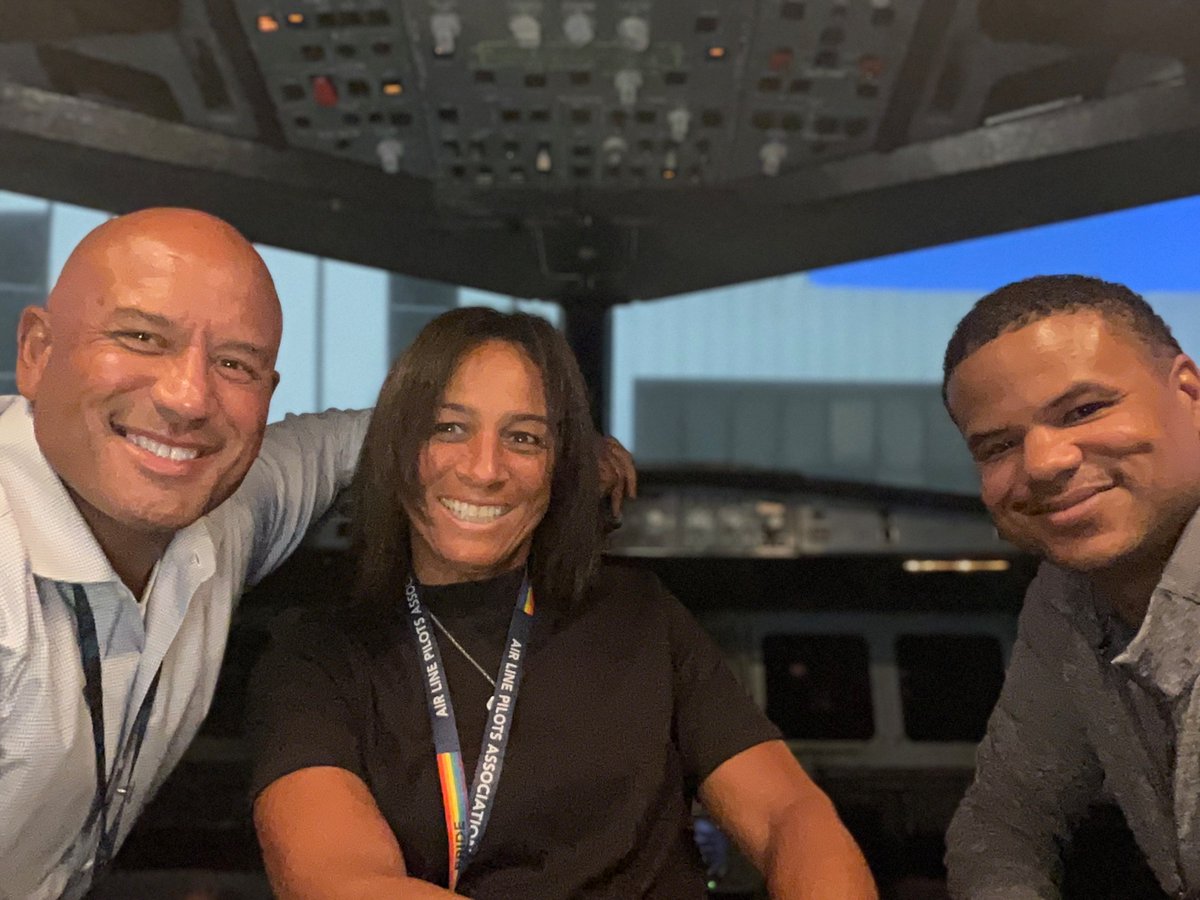I had one of my top learning and training experiences in my 33 years as an airline pilot during my Continuing Qual event with United A320 Evaluator, LCA, and USAF veteran Capitan M’lis Ward. She’s a legend (google her)! Putting all the respect on my friend’s name🙌🏾 ✈️@weareunited