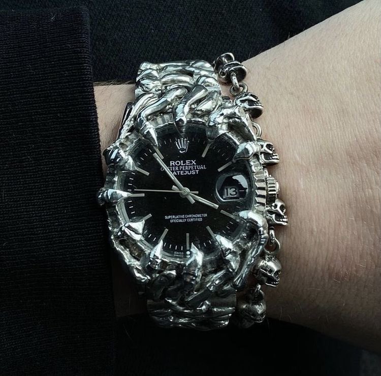 my_loqi's tweet image. i’m gonna start posting random moodboards

today’s mood - ⚔️💸