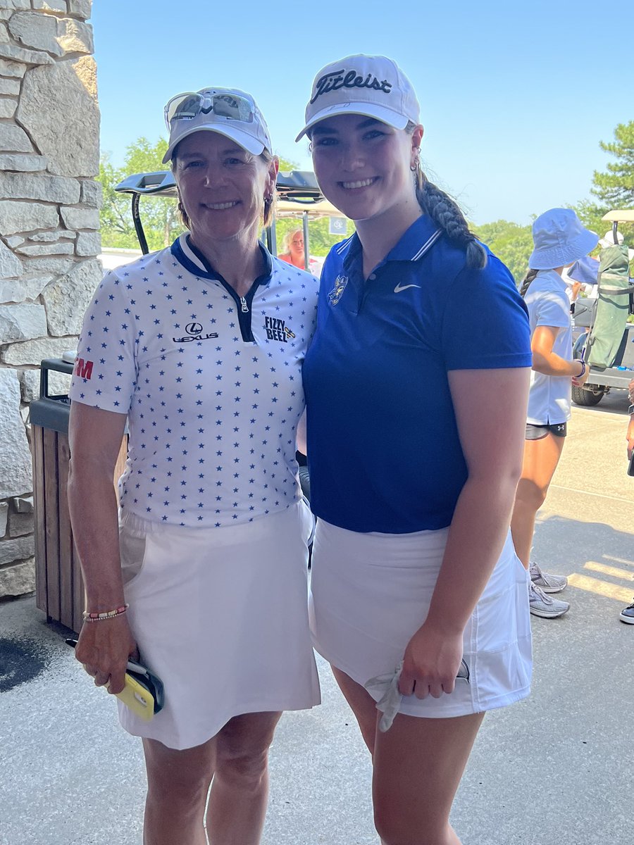 Swedes_Golf's tweet image. Swedes Golf was fortunate enough to have Allison Applequist represent Bethany College today as she had a once in a lifetime opportunity to play with World Golf Hall of Famer Annika Sorenstam! @ANNIKA59