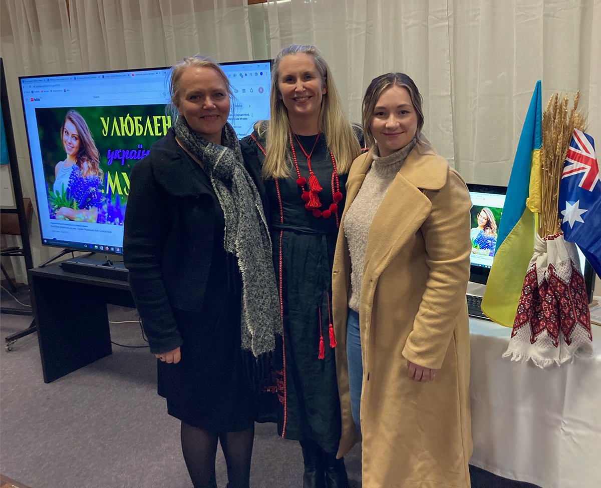 good360au's tweet photo. Good360's Liz and Susan made a visit to Melbourne last weekend to distribute Optus devices to Ukrainian refugees. On the day, 106 devices were distributed and 118 SIMS activated, to welcome and assist newly settled Ukrainians to commence their new lives in Australia. https://t.co/7wmd5F0gAY