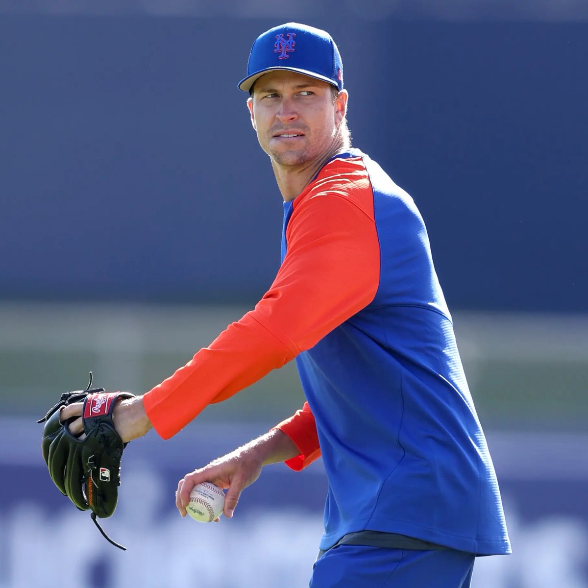 BREAKING: According to @MichaelMarino37, Jacob deGrom threw over four innings tonight, striking out 10 out of the 13 batters. 

Great news on Jake. He's coming soon. #LGM