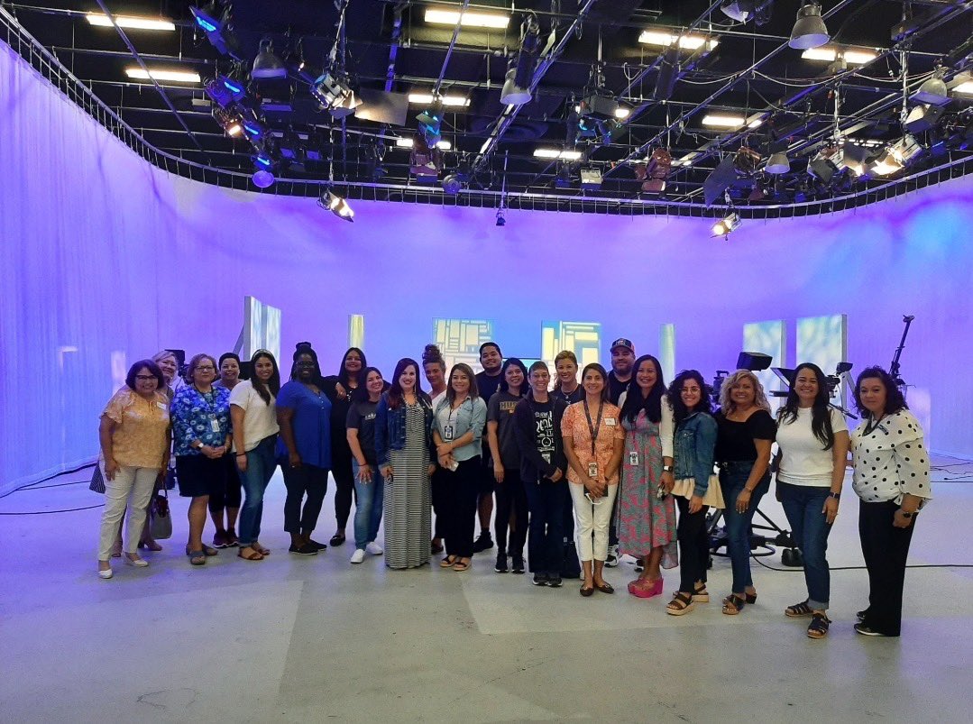 engagewithMsZ's tweet photo. Thank you @klrn friends for hosting us, teaching us about the phenomenal work your team does, & for sharing all of the valuable resources you offer our San Antonio families & community 🙏#CommunityEmpowerment #LifeLongLearning #FamilyEngagement #RangersLEAD #WhereMsZwanders ✨ https://t.co/A7tnb2lK88