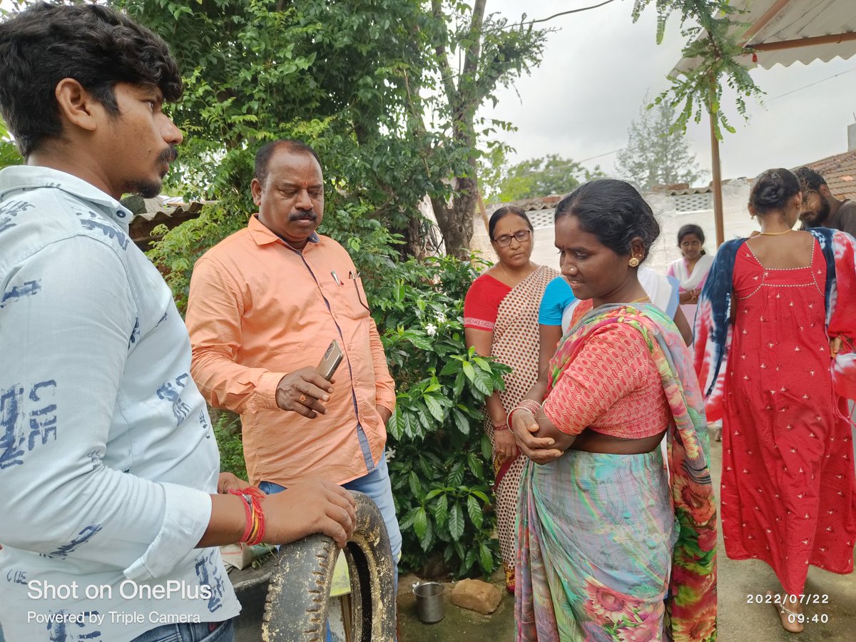 nani_ammu2229's tweet photo. @KTRTRS @OfficeMedak @ACLB_Medak good morning madam/sir, Friday dry day program conducted in konaipally pt manoharabad mandal and given instructions &amp;, provided awareness to House holds, mpo manoharabad sir participated in this activity https://t.co/mfojSJvpu4