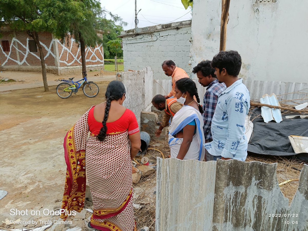 nani_ammu2229's tweet photo. @KTRTRS @OfficeMedak @ACLB_Medak good morning madam/sir, Friday dry day program conducted in konaipally pt manoharabad mandal and given instructions &amp;, provided awareness to House holds, mpo manoharabad sir participated in this activity https://t.co/mfojSJvpu4