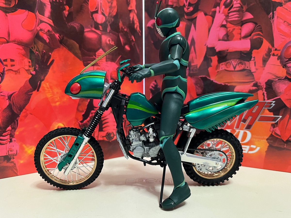 本日のプラモ完成品。1/12仮面ライダーJ「ジェイクロッサー」。やっと