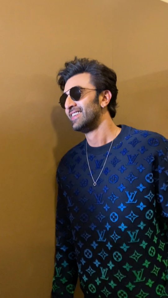 Get The Look: Ranbir Kapoor's Subtle But Savvy Dash Of Colour In A Rs 1.12  Lakh Louis Vuitton Sweatshirt, White Jeans And Sneakers For Shamshera Movie  Promotions