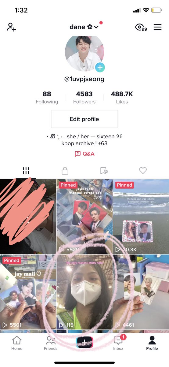 1uvpjseong's tweet photo. graduation giveaway! 

recently graduated junior hs so i'll be giving away hoon pieces of memories rpc, niki gguggu nrpc, unsealed albums and 100php gcash <33

mechanics:
like and rt this twt
like and copylink my video (my tiktok acc is @1uvpjseong )
reply proofs https://t.co/FFeHVHrX9C