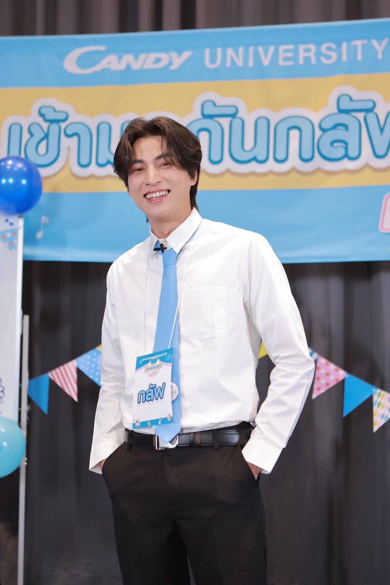 staynewsth's tweet photo. Candy ชวนรุ่นพี่อย่าง กลัฟ คณาวุฒิ มาย้อนวัยเรียน พร้อมเล่าวีรกรรมสุดเฟี้ยวในรั้วมหา’ลัย กับกิจกรรม “เข้ามอกันกลัฟ Live” พร้อมลุ้นรับของรางวัลสุดเอ็กซ์คลูซีฟ

สำหรับแฟนคลับของหนุ่มกลัฟ สามารถรับชมไลฟ์ย้อนหลังได้แล้วทาง Facebook : Candy Thailand 

#GulfCandyBoom  
#GulfKanawut https://t.co/bNDB5PYoFb