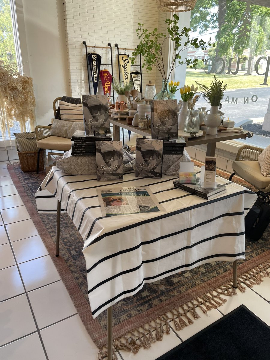 vickierubin's tweet photo. Thank You Spruce on Main  for hosting the book signing for Raising Jess A Story of Hope! And for donating a portion of proceeds to @peopleincnews .!  And thank you to everyone who joined us. #raisingJess #alwayschoosehope #appreciate #vickiesviews #grateful #memoir https://t.co/ZR3UTdtCop