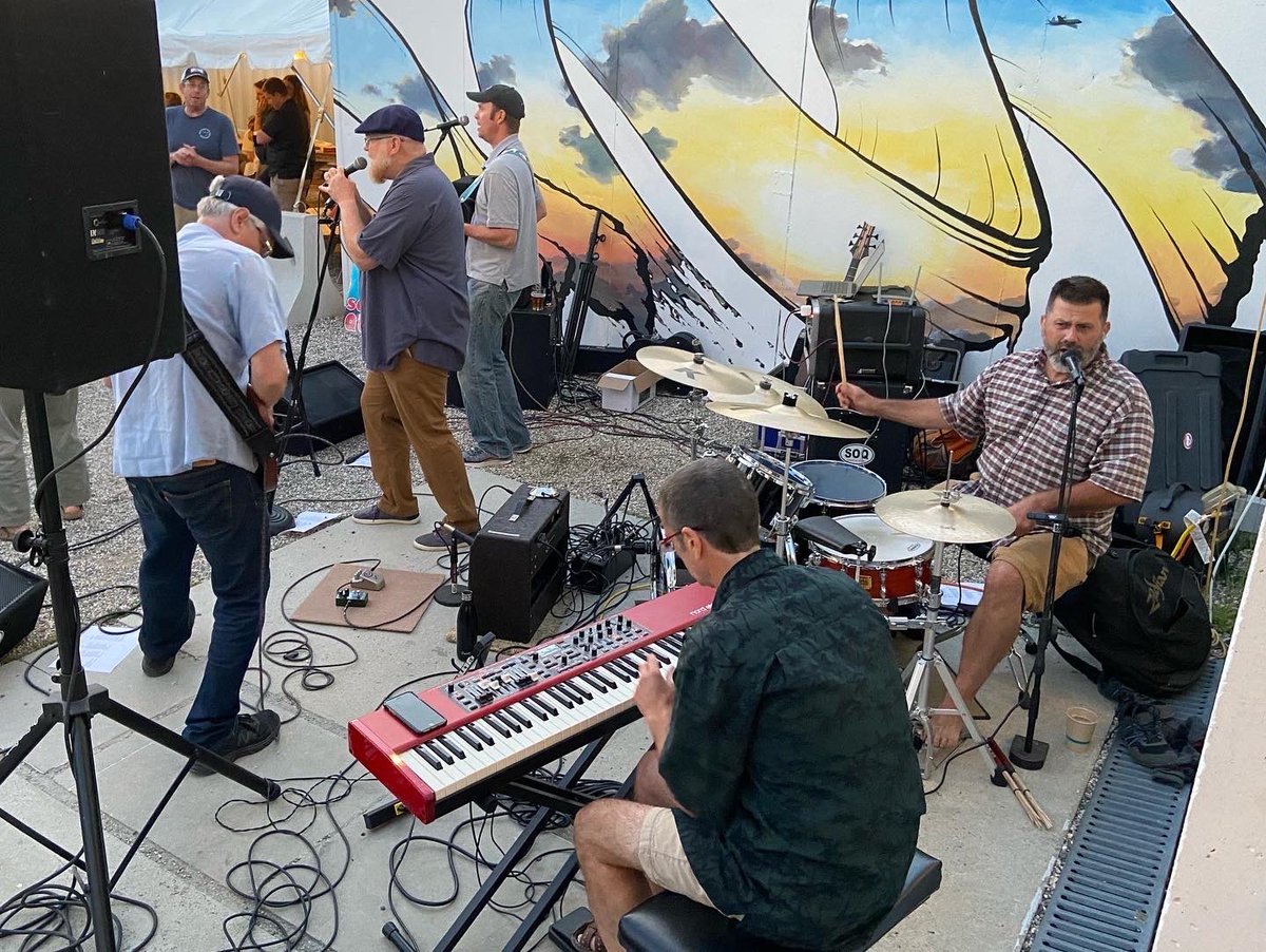 We’re back at <a href="/FlightDeckBrew/">Flight Deck Brewing</a> this Saturday! Music starts at 4 pm. (Thanks to FOSOQ <a href="/KelleyBouchard/">Kelley Bouchard</a> for the great photo.)