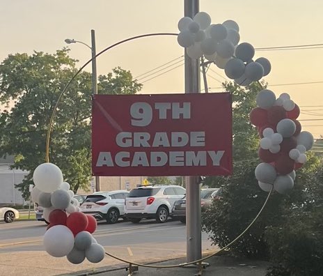 PantherNation_1's tweet photo. Our 9th Grade Panthers are ready for an amazing school year! Freshman Orientation! @Maplewood_FA @SonyaBrooks71 https://t.co/m5h96ET32P