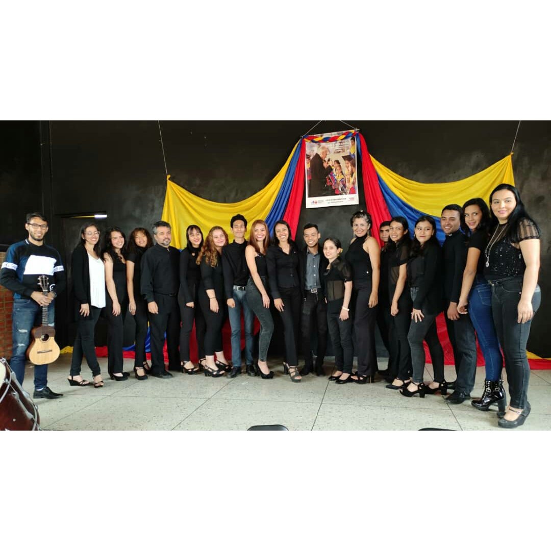 elsistema_rubio's tweet photo. Recital de Apertura:🎼🎶
Coros y Orquestas.

Expo Sistema 2022.💜💙❤💛💚

#NúcleoRubio
#ProgramaCoral
#ProgramaOrquestal
#ExpoSistema2022
#SomosMusicaParaTodos
#SistemaNacionalDeOrquestas

@elsistema
@SistemaTachira https://t.co/ZgCyhhNZd7