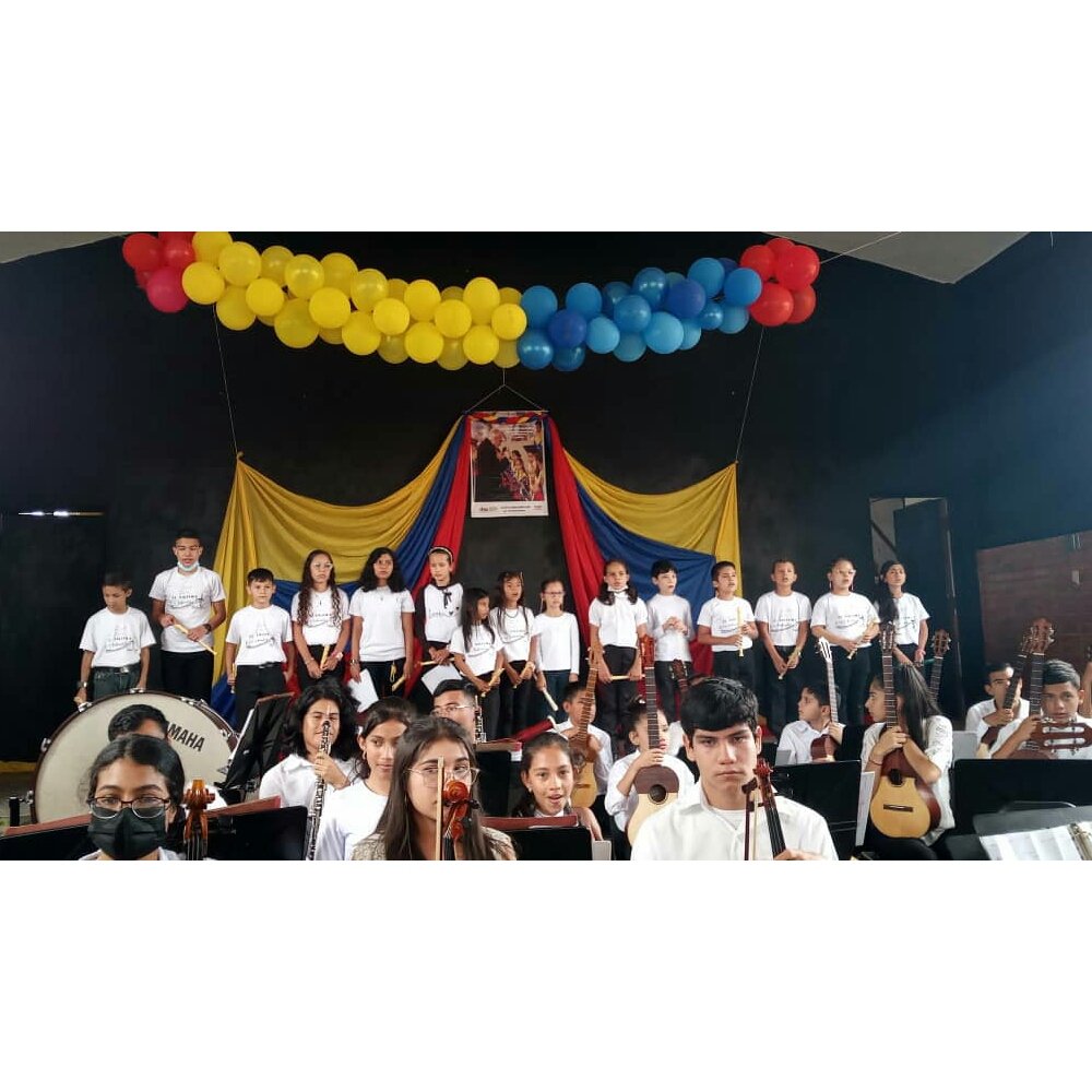 elsistema_rubio's tweet photo. Recital de Apertura:🎼🎶
Coros y Orquestas.

Expo Sistema 2022.💜💙❤💛💚

#NúcleoRubio
#ProgramaCoral
#ProgramaOrquestal
#ExpoSistema2022
#SomosMusicaParaTodos
#SistemaNacionalDeOrquestas

@elsistema
@SistemaTachira https://t.co/cGMflrtQeU
