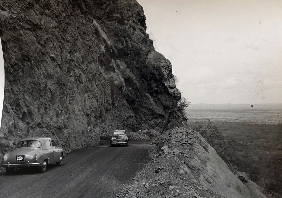 Road Traffic in Eastern Uganda. Unknown Location. 

Photo:hipuganda.org/smart_collecti…